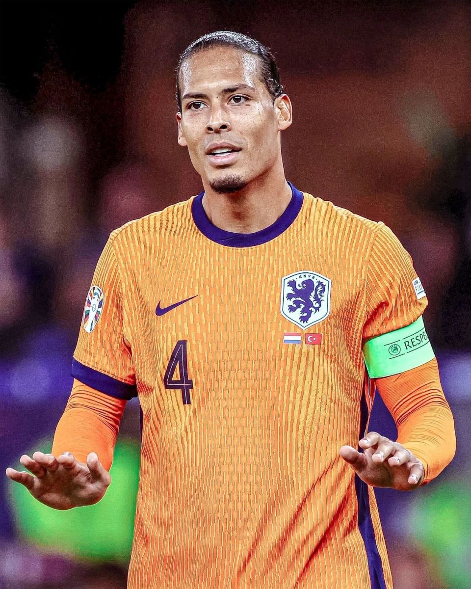 且在采访中 且在采访中